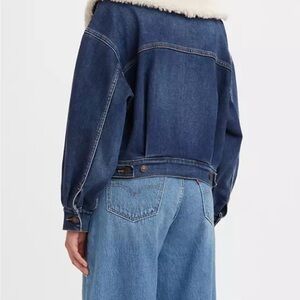 Levi’s Premium Baby Bubble Jean Jacket Without the PlushCollar Size Medium